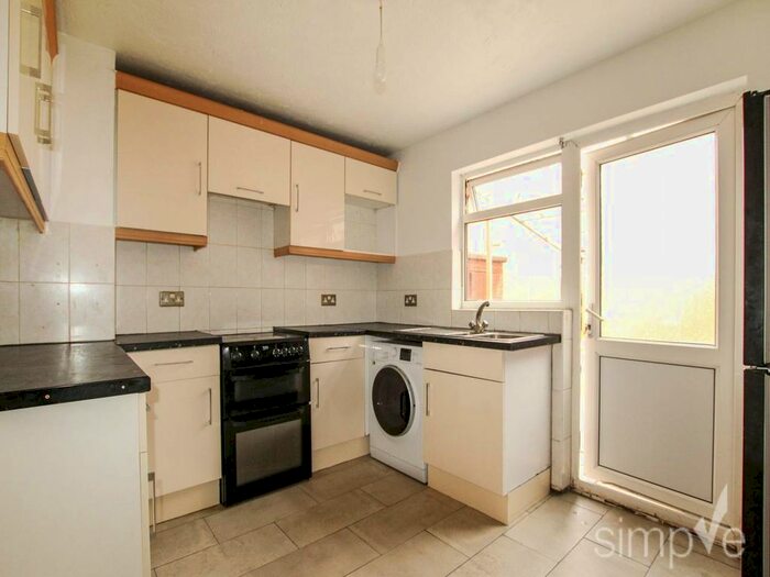 2 Bedroom Property To Rent In Abbotswood Way, Hayes, Middlesex, UB3