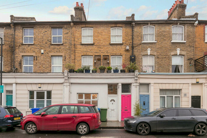 2 Bedroom Apartment To Rent In Friary Road, SE15