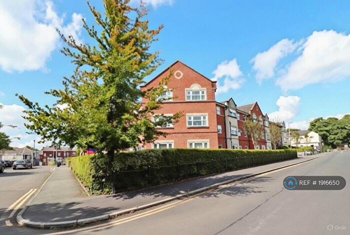 2 Bedroom Flat To Rent In Manor Fold, Worsley, Manchester, M28