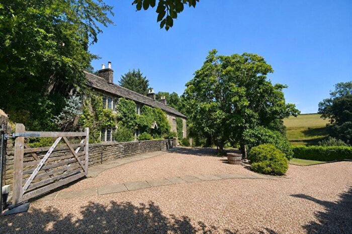 5 Bedroom Detached House For Sale In The Wash, Chapel-En-Le-Frith, SK23