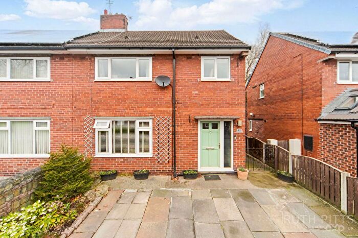 3 Bedroom Semi-Detached House For Sale In Rhyddings Avenue, Ackworth, WF7