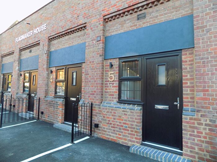 1 Bedroom End Of Terrace House To Rent In Higham Road, Chesham, HP5