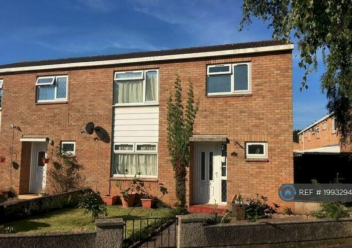 3 Bedroom Semi-Detached House To Rent In Whinchat Gardens, Bristol, BS16