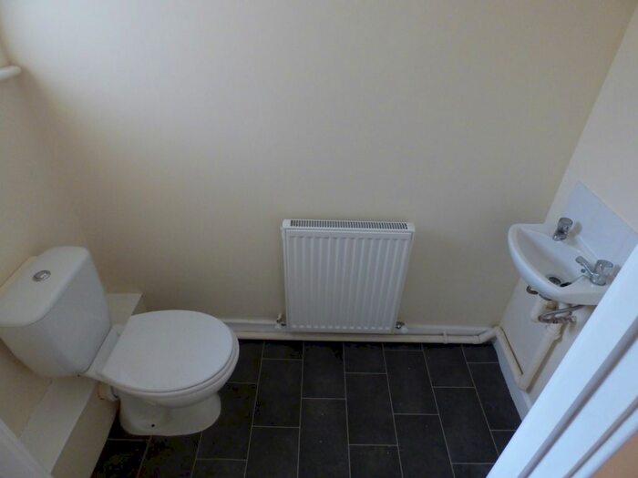 2 Bedroom Town House To Rent In Vicarage Court, Sunderland, SR5
