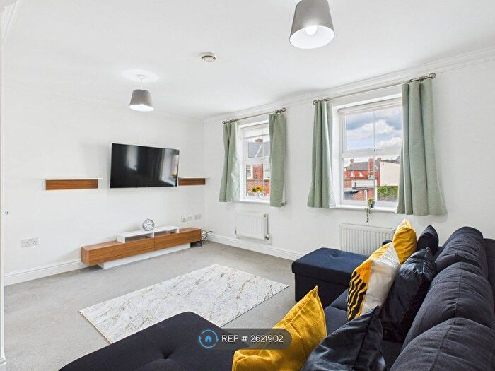 4 Bedroom Terraced House To Rent In Brookbank Close, Cheltenham, GL50