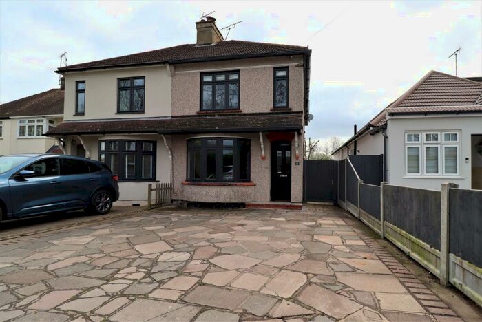 3 Bedroom Semi-Detached House To Rent In Stile Lane, Rayleigh, SS6