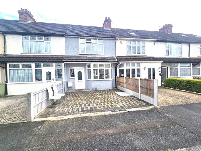 3 Bedroom Terraced House For Sale In Harwood Avenue, RM11