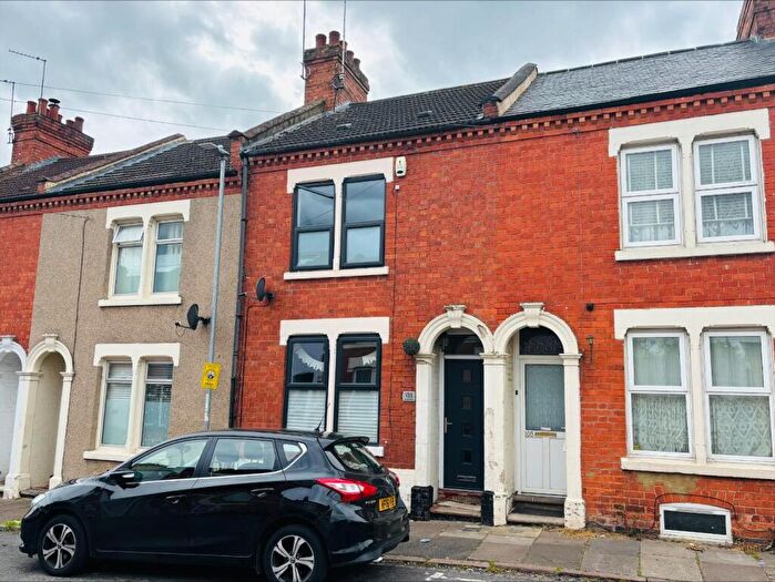 3 Bedroom Terraced House For Sale In Artizan Road, Abington, Northampton, NN1