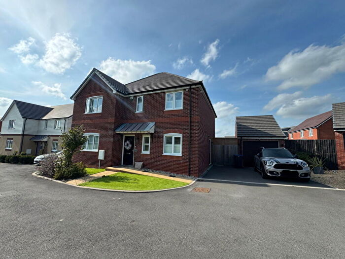 4 Bedroom Detached House For Sale In Juniper Close, Calne, SN11