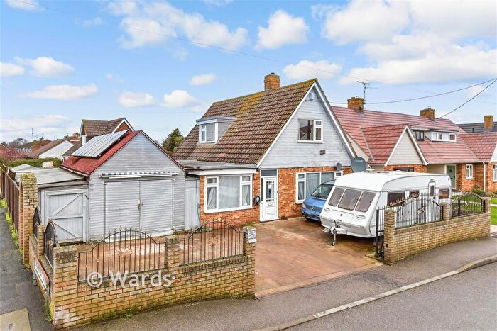 4 Bedroom Chalet For Sale In Parish Road, Minster-On-Sea, Sheerness, Kent, ME12