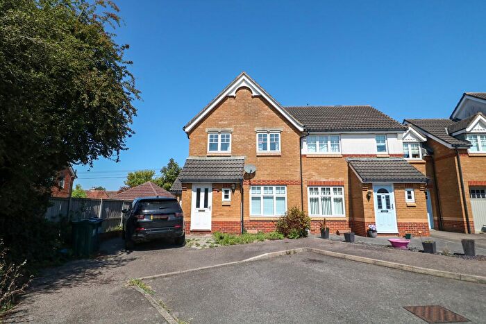 3 Bedroom Semi-Detached House For Sale In Augustus Walk, Ashford, TN23
