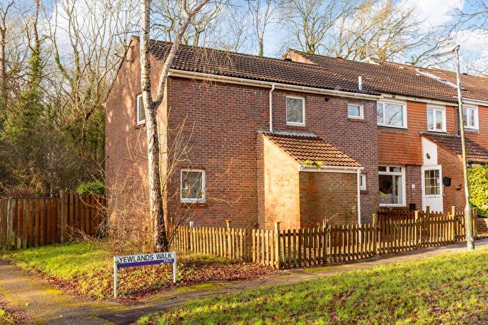 3 Bedroom End Of Terrace House For Sale In Yewlands Walk, Ifield, RH11