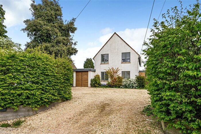 4 Bedroom Detached House For Sale In Church Lane, Pilley, Lymington, Hampshire, SO41