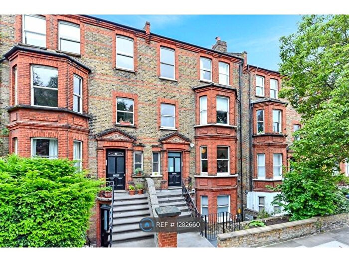 2 Bedroom Flat To Rent In Raised Ground Floor, London, W9