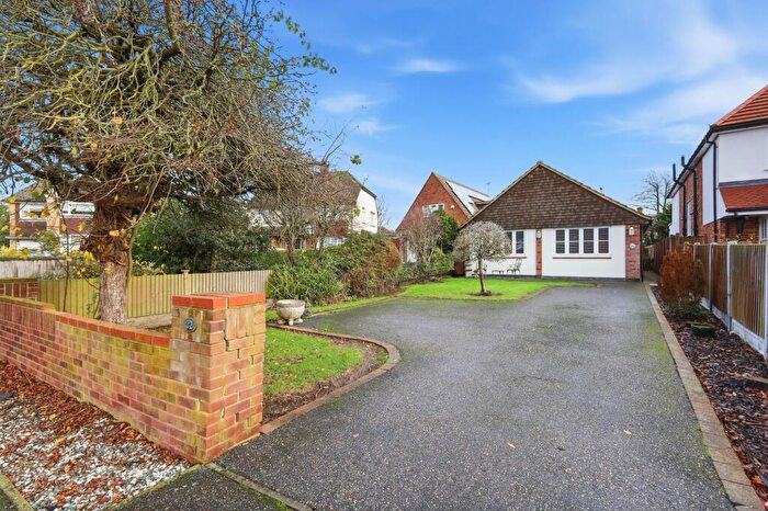 2 Bedroom Detached Bungalow For Sale In Rosslyn Road, Billericay, CM12