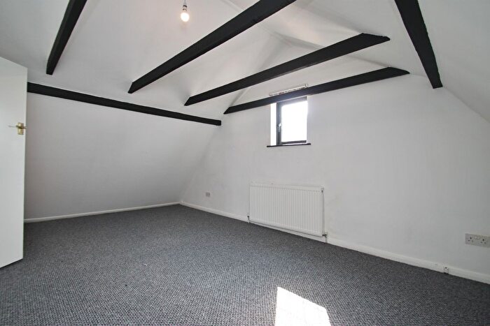 3 Bedroom Flat To Rent In Market Place, Abridge, Romford, RM4