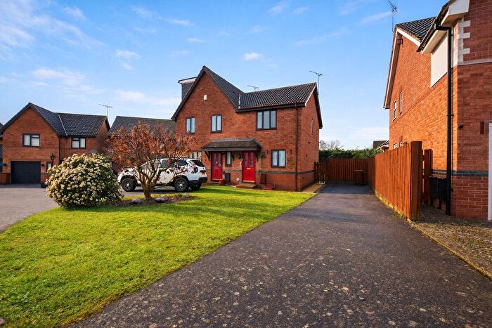 2 Bedroom Semi Detached House For Sale In Burrstock Way, Rainham, ME8