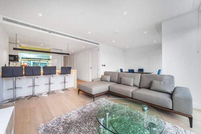 2 Bedroom Flat To Rent In Lincoln Apartment, Fountain Parkway, W12