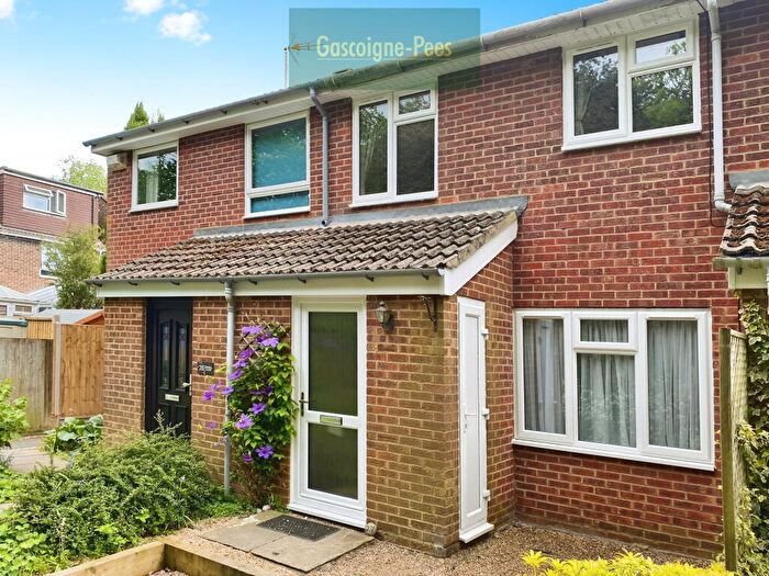 3 Bedroom Terraced House To Rent In Drake Close, Horsham, RH12