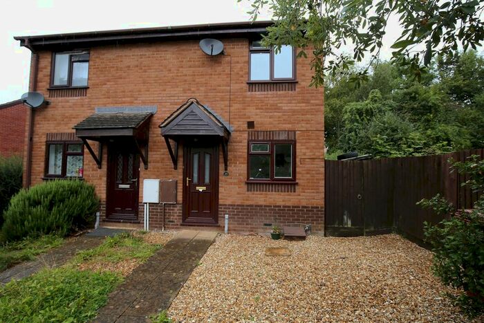 2 Bedroom Property To Rent In Magnolia Court, Tiverton, EX16