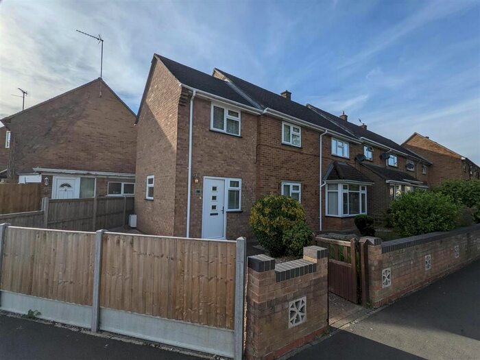 4 Bedroom Property To Rent In Kings End, Bicester, OX26