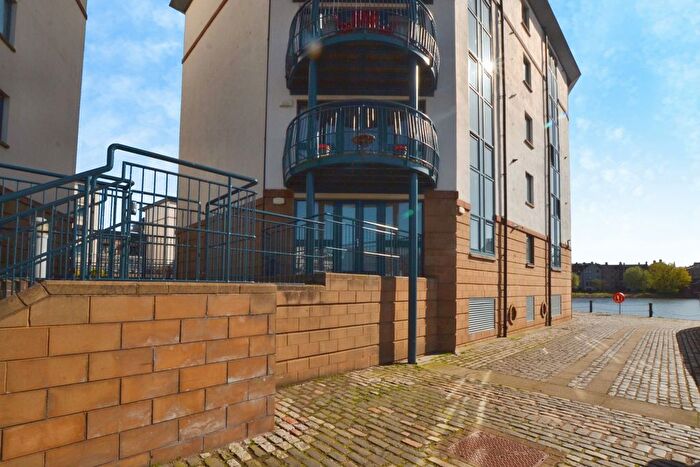 3 Bedroom Flat To Rent In Ocean Drive, Edinburgh, EH6