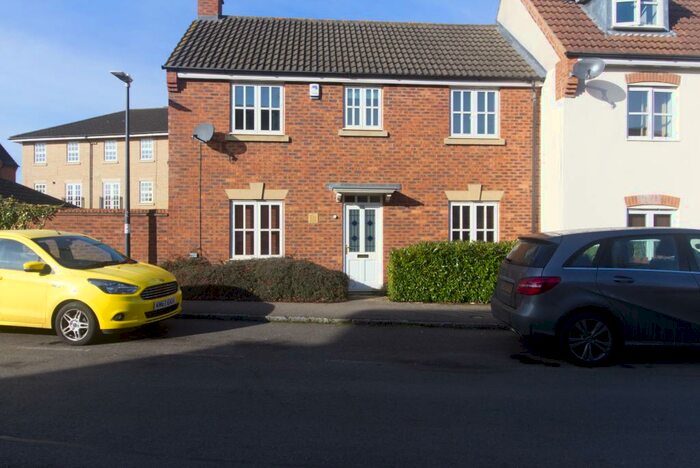 3 Bedroom Semi-Detached House To Rent In Queensbury Lane, Monkston Park, Milton Keynes, MK10