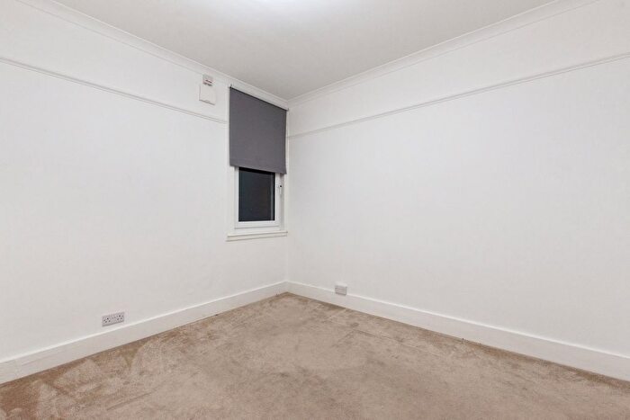 2 Bedroom Semi-Detached House For Sale In Clarence Crescent, Sidcup, DA14
