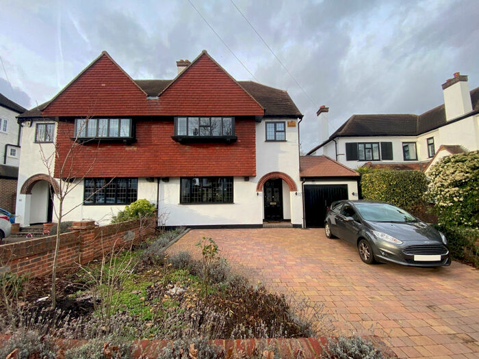 5 Bedroom House To Rent In Towncourt Cresent, Petts Wood, BR6