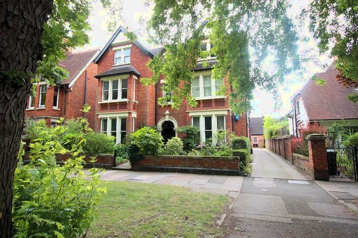 2 Bedroom Apartment To Rent In Park Avenue, Bedford, MK40