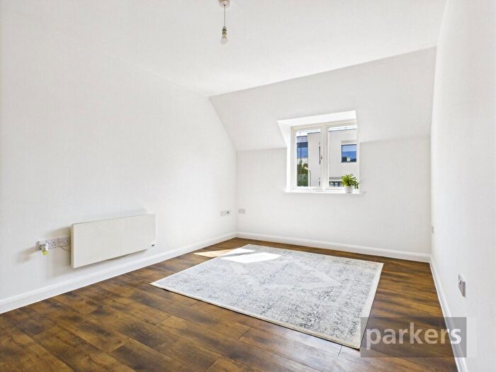 2 Bedroom Apartment For Sale In Welch Way, Witney, Oxfordshire, OX28