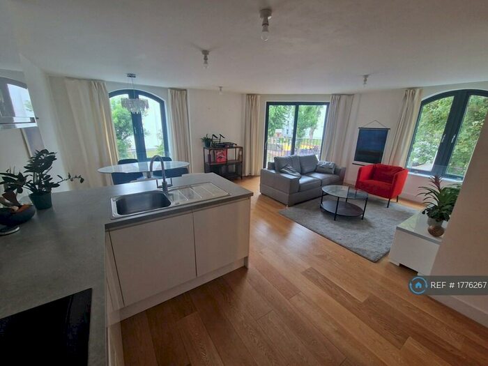 2 Bedroom Flat To Rent In Sugar Lane, London, SE16