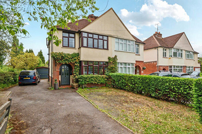 3 Bedroom Semi-Detached House For Sale In Guildford Road, West End, Woking, Surrey, GU24
