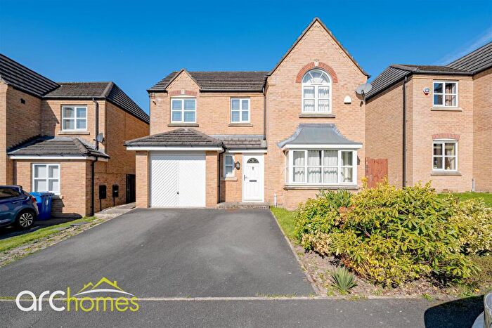 4 Bedroom Detached House For Sale In Albion Close, Atherton, Manchester, M46