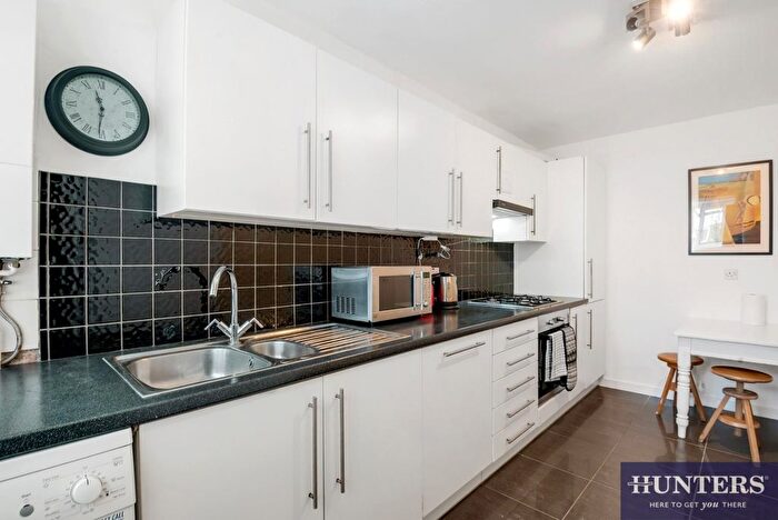 2 Bedroom Flat For Sale In Christchurch Avenue, Queens Park, London, NW6
