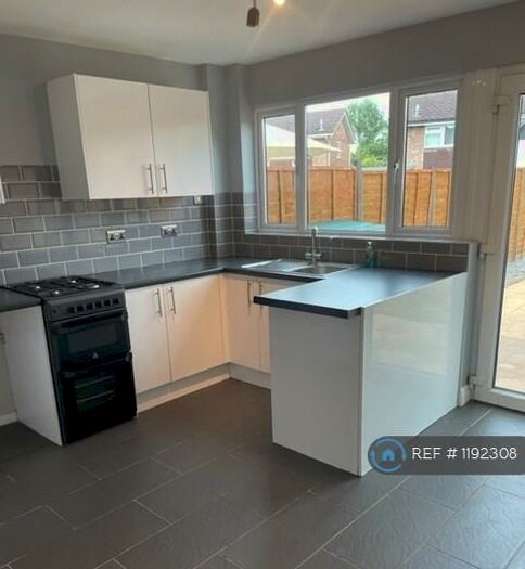 2 Bedroom Semi-Detached House To Rent In Donnington Close, Redditch, B98