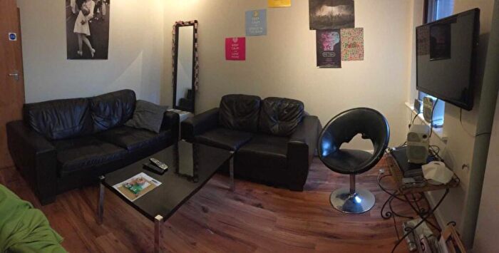 6 Bedroom Terraced House To Rent In Cawdor Road, Fallowfield, M14