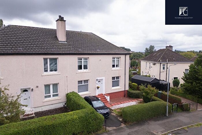 2 Bedroom Flat For Sale In Pikeman Road, Knightswood, Glasgow, G13