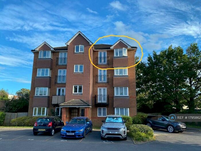 2 Bedroom Flat To Rent In Jemmett Close, Kingston-Upon-Thames, KT2