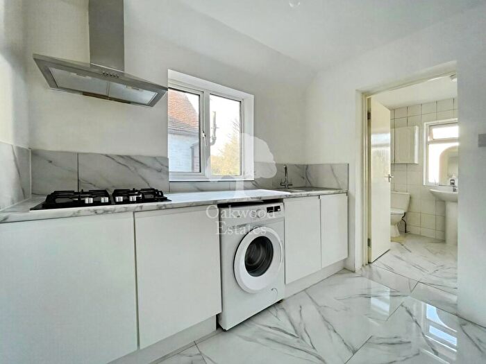 1 Bedroom Flat To Rent In Bath Road, Slough, SL1