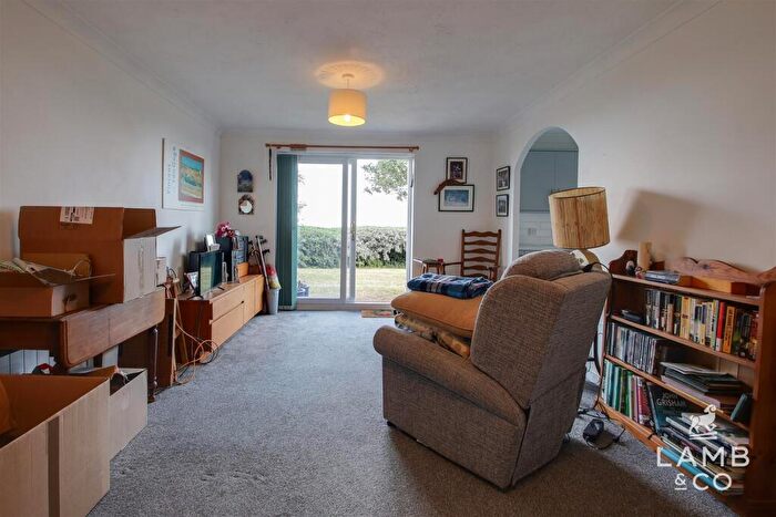 2 Bedroom Flat For Sale In Connaught Gardens East, Clacton-On-Sea, CO15