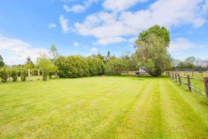 4 Bedroom Detached House For Sale In Prestwick Lane, Chiddingfold, GU8