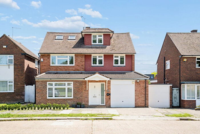 5 Bedroom Detached House For Sale In Meredith Close, Pinner, HA5