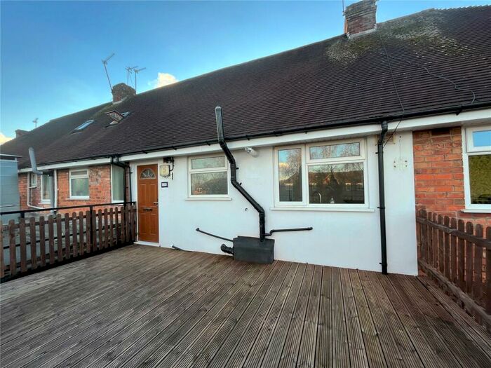 2 Bedroom Flat To Rent In Priory Road, Hall Green, Birmingham, B28