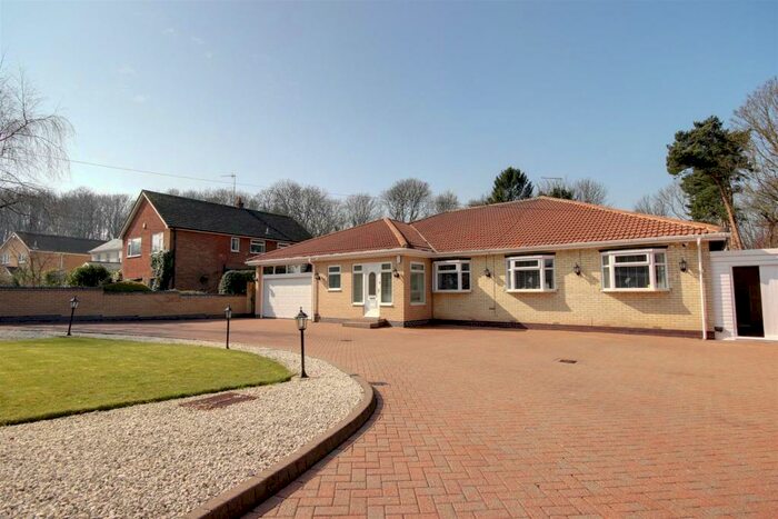 4 Bedroom Detached Bungalow For Sale In Elveley Drive, West Ella, HU10