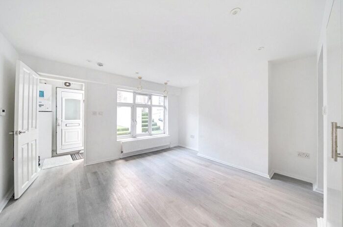 1 Bedroom Flat To Rent In Portland Road, London, SE25