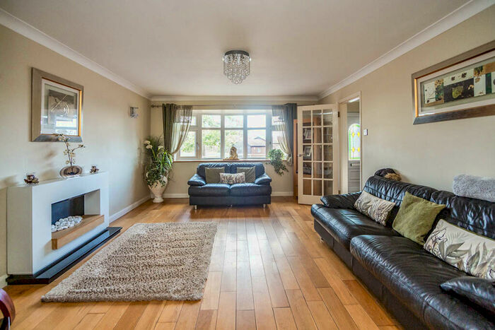 4 Bedroom Detached House For Sale In The Trefoil, Norton, Faversham, ME13