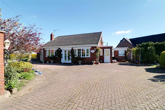 2 Bedroom Bungalow For Sale In Ferry Road, Barrow Haven, Barrow-upon-Humber, Lincolnshire, DN19