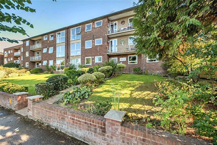 2 Bedroom Flat For Sale In Surbiton, KT5