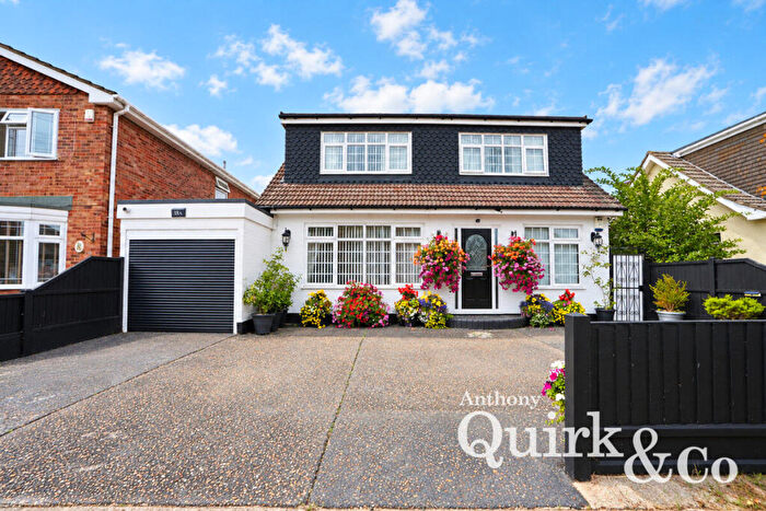 5 Bedroom Detached House For Sale In Runnymede Road, Canvey Island, SS8